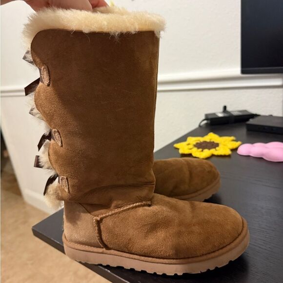 UGG Shoes - Women’s uggs size 7 Bailey bow fur tall